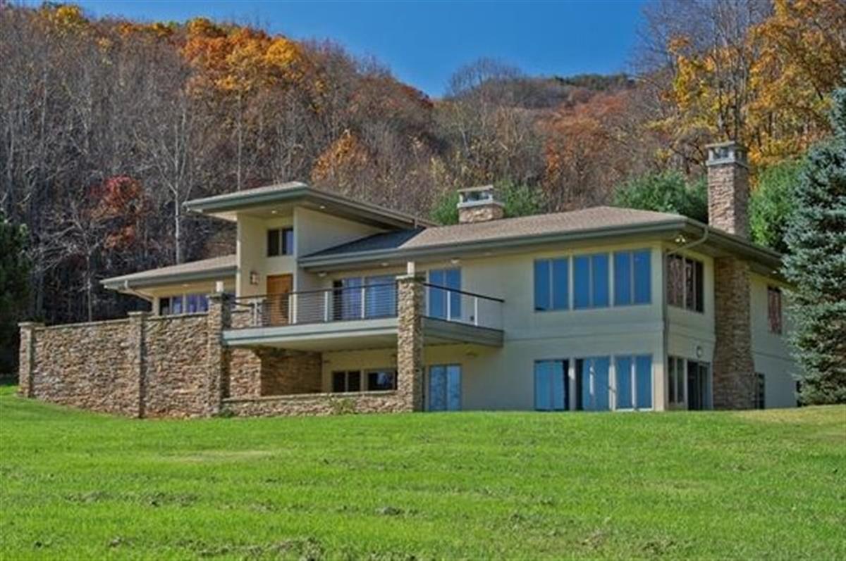 A picture of the property located at 15 BLUE SPRUCE DR, CANDLER NC 28715.