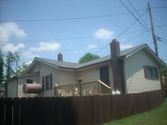 A picture of the property located at 9 BRADFORD CIR, CANDLER NC 28715.
