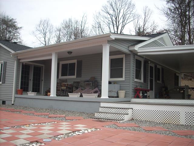 A picture of the property located at 44 GRASSY VIEW RD, CANDLER NC 28715.