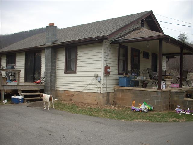 A picture of the property located at 21 WILDBIRD LN, CANDLER NC 28715.