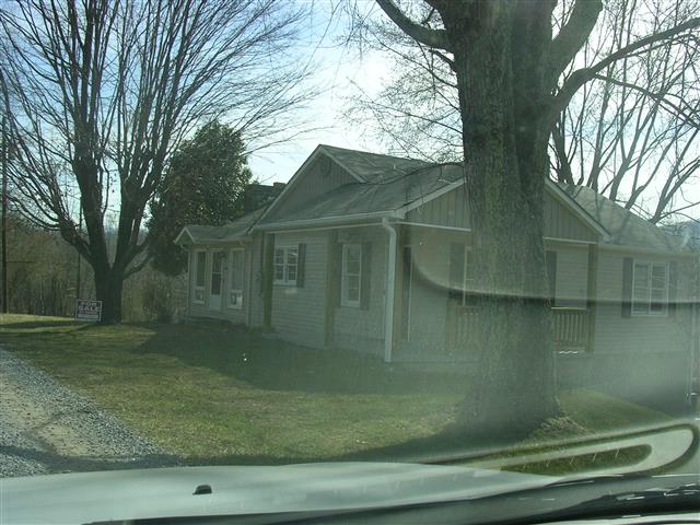A picture of the property located at 3 ODIE LN, CANDLER NC 28715.
