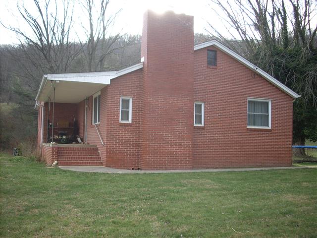 A picture of the property located at 45 CHARITY LN, CANDLER NC 28715.