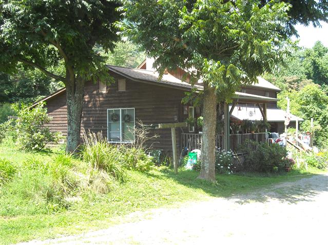 A picture of the property located at 4 HAZEL LN, LEICESTER NC 28748.