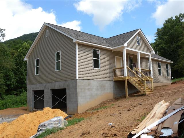 A picture of the property located at 12 MONARCH DR, CANDLER NC 28715.