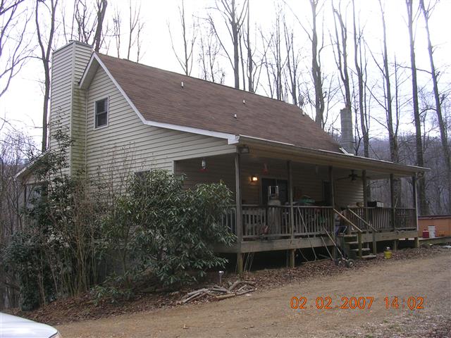 A picture of the property located at 382 BLACK OAK COVE RD, CANDLER NC 28715.