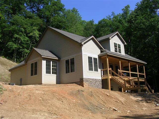 A picture of the property located at 30 CUMBRES DR, CANDLER NC 28715.