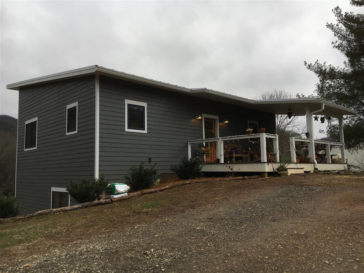 A picture of the property located at 14 HONEY MEADOW LN, CANDLER NC 28715.