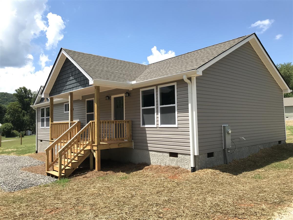 A picture of the property located at 21 BROWN TROUT TRL, CANDLER NC 28715.