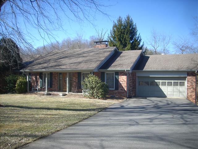 A picture of the property located at 7 LOIS GLENN LN, CANDLER NC 28715.