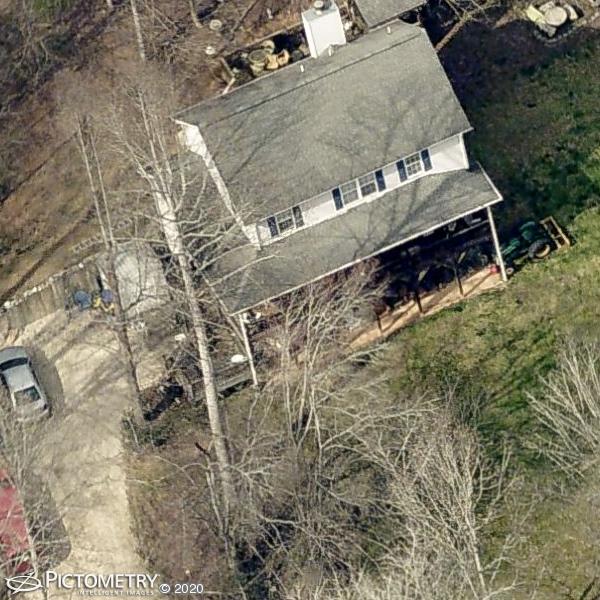 A picture of the property located at 10 SUDDRETH LN, CANDLER NC 28715.