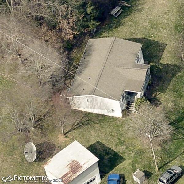 A picture of the property located at 2 SUDDRETH LN, CANDLER NC 28715.