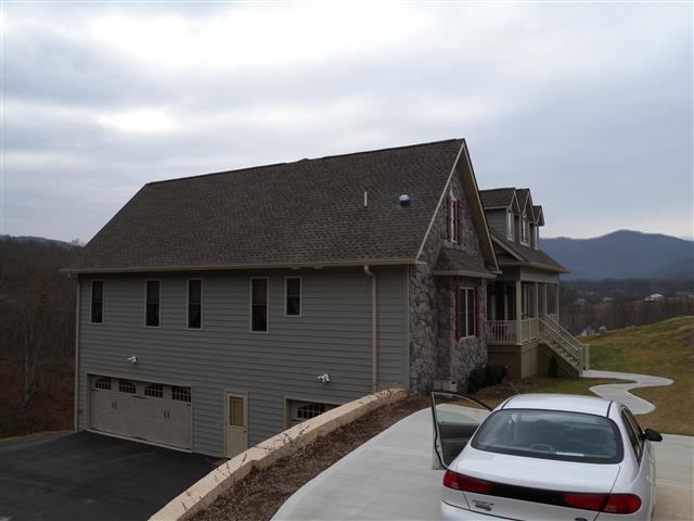 A picture of the property located at 25 LAUREN LN, CANDLER NC 28715.