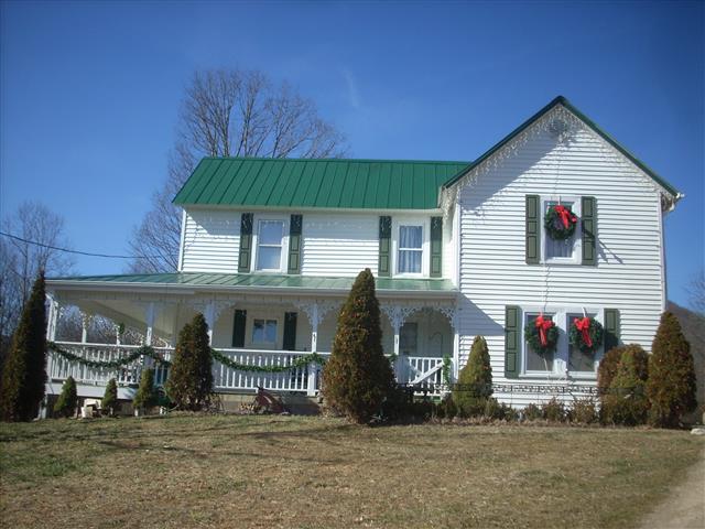 A picture of the property located at 1 LESLIE MILLER DR, CANDLER NC 28715.