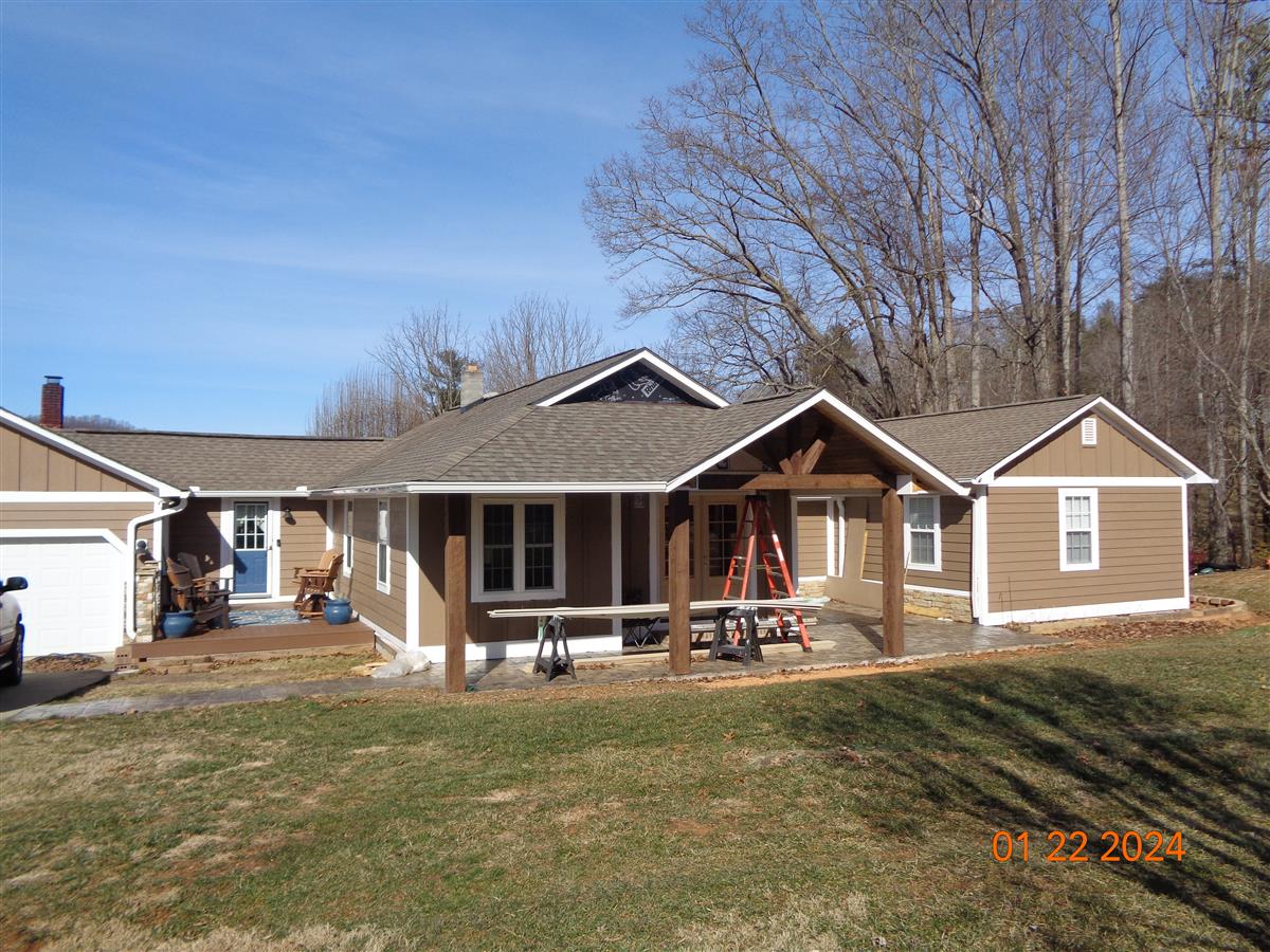 A picture of the property located at 22 WARREN RD, CANDLER NC 28715.