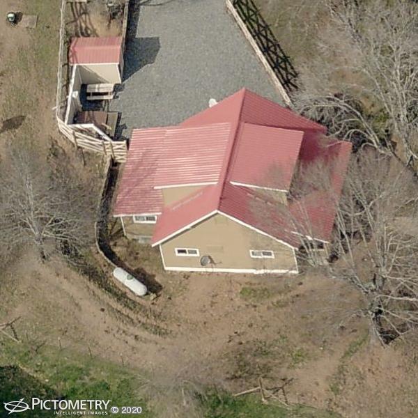 A picture of the property located at 5 VAN DAVIS RD, CANDLER NC 28715.