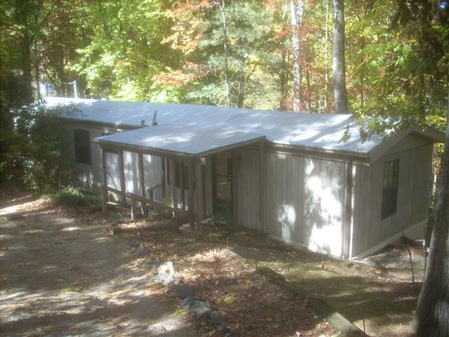 A picture of the property located at 5 RIDGEVIEW ACRES DR, CANDLER NC 28715.