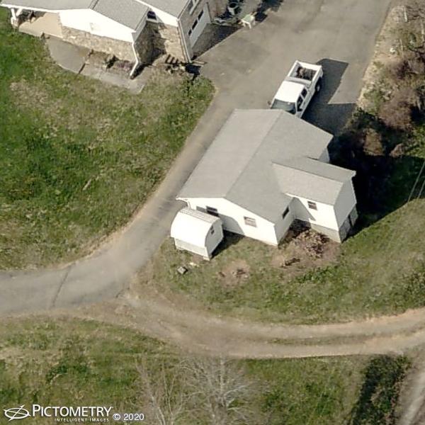 A picture of the property located at 34 BLACK WALNUT LN, CANDLER NC 28715.