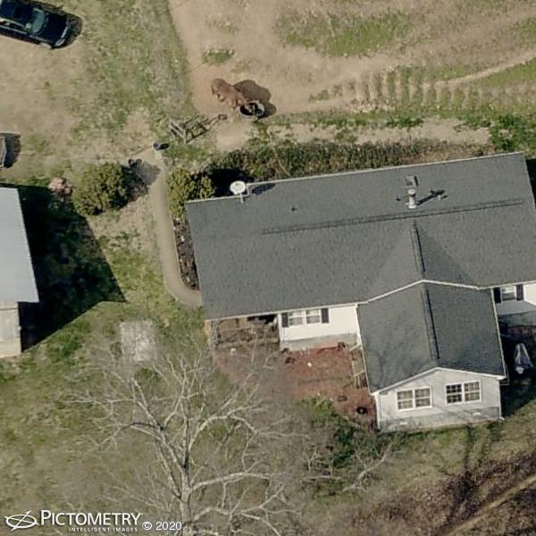 A picture of the property located at 35 LONE OAK LN, CANDLER NC 28715.