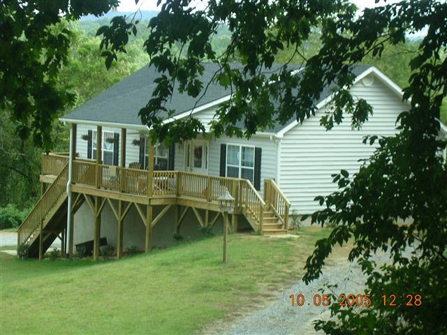 A picture of the property located at 15 MIKAYLA LN, CANDLER NC 28715.