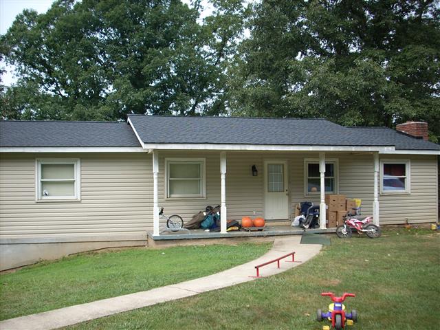 A picture of the property located at 15 FRIENDSHIP LN, CANDLER NC 28715.