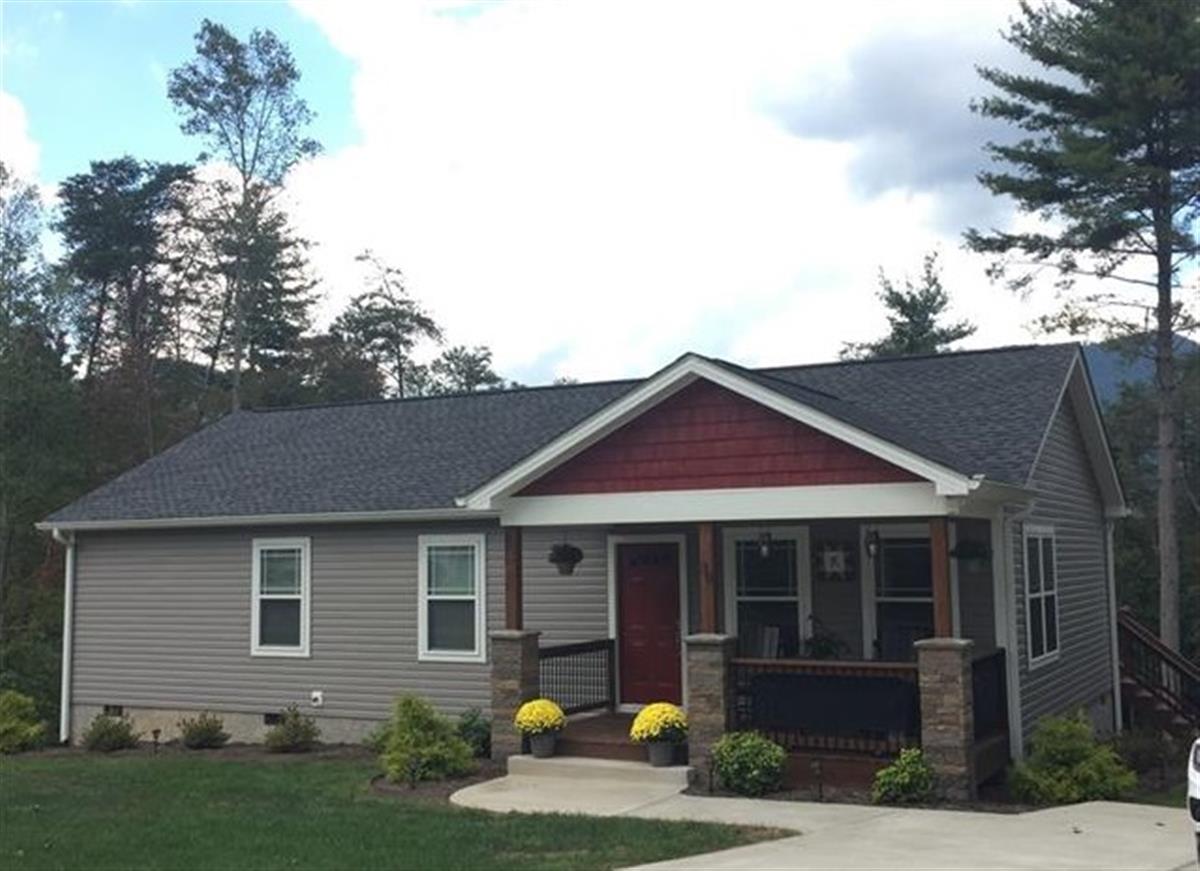 A picture of the property located at 38 BACHELDER LN, CANDLER NC 28715.