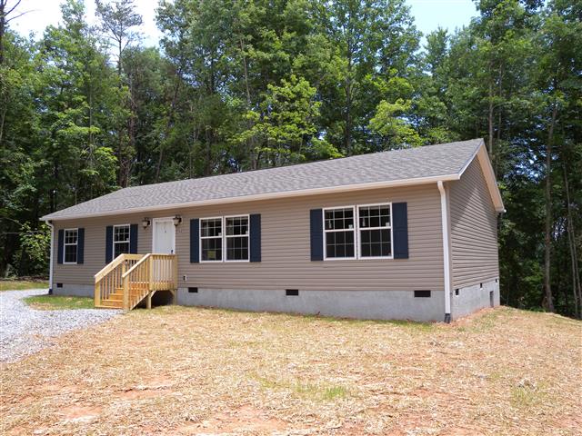 A picture of the property located at 44 BACHELDER LN, CANDLER NC 28715.
