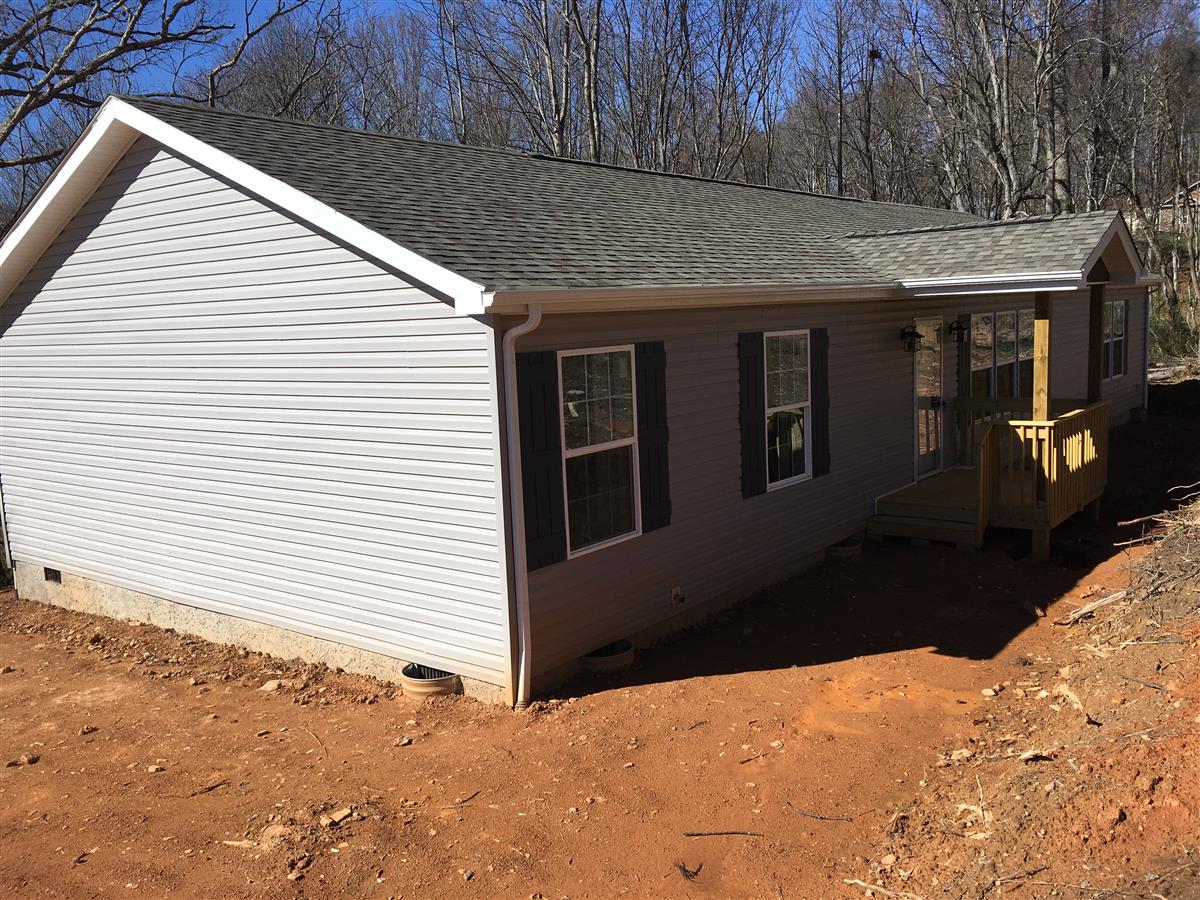 A picture of the property located at 28 SPRING ST, CANDLER NC 28715.