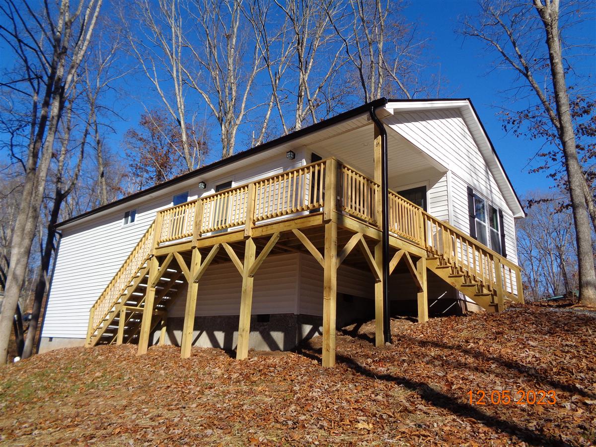 A picture of the property located at 16 SPRING ST, CANDLER NC 28715.