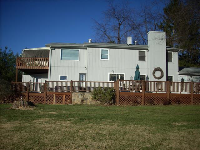 A picture of the property located at 12 GINGER LN, CANDLER NC 28715.