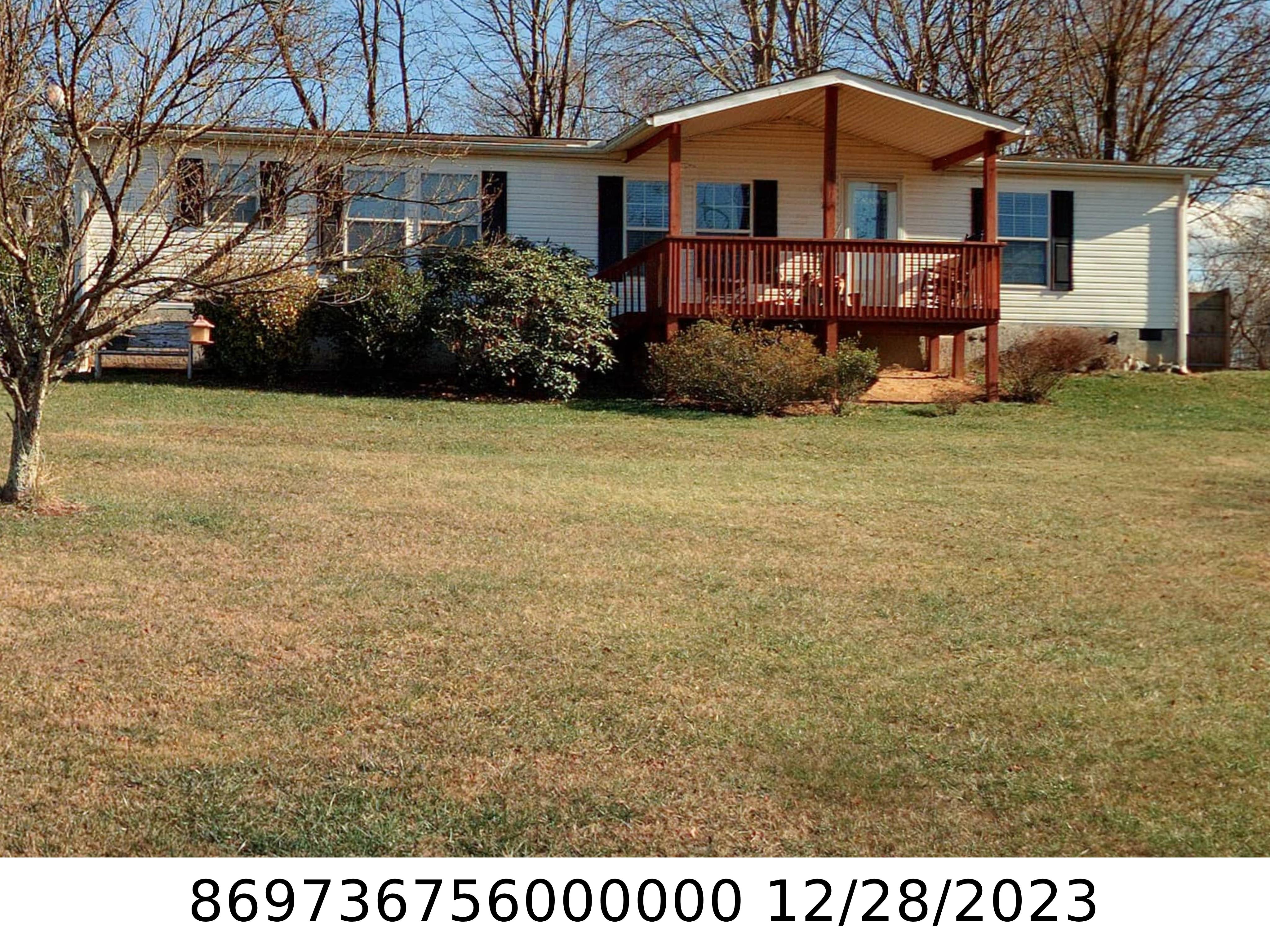 A picture of the property located at 11 HONEY SKIPPER LN, CANDLER NC 28715.