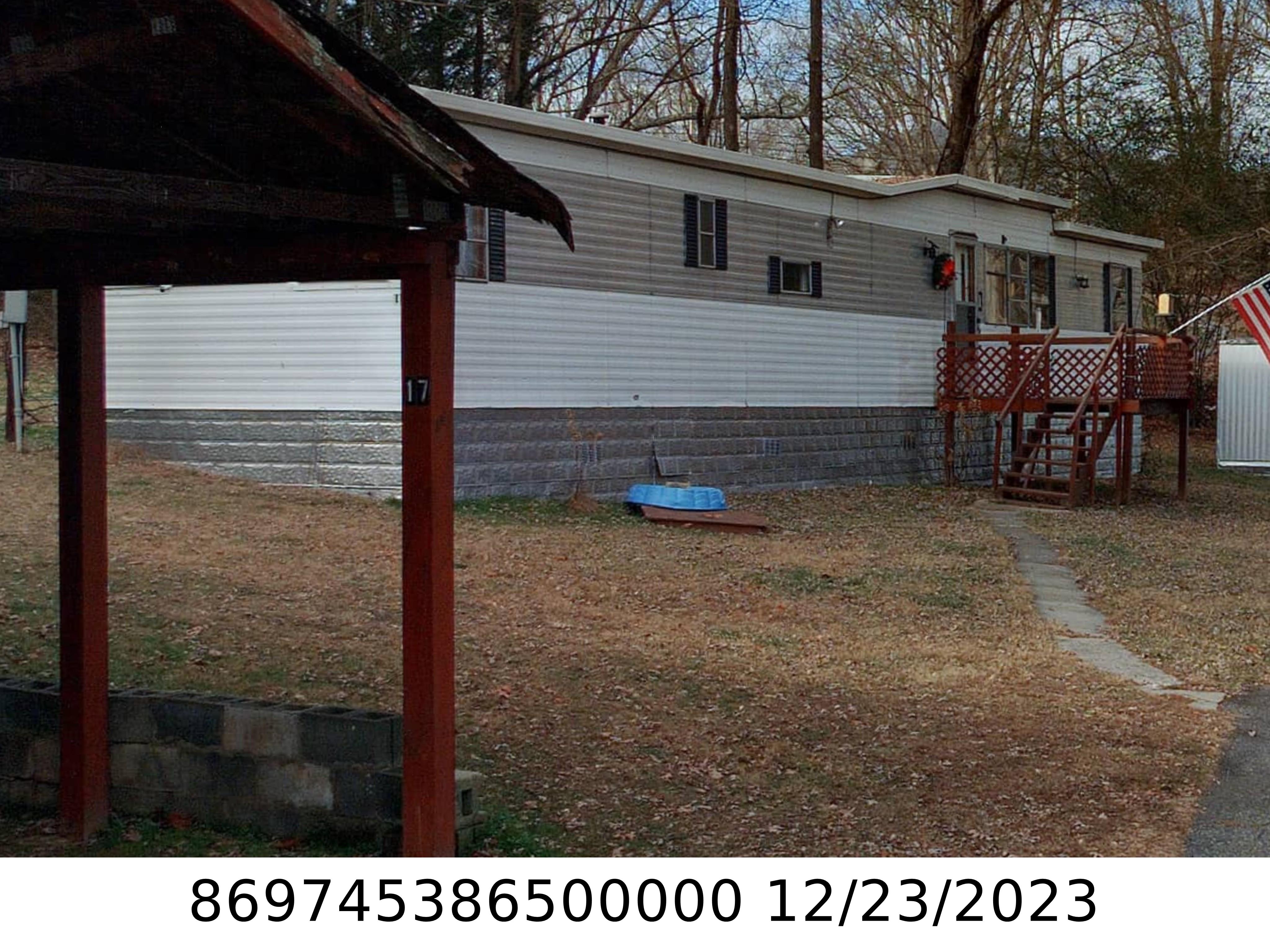 A picture of the property located at 17 GREENBRIAR LN, CANDLER NC 28715.