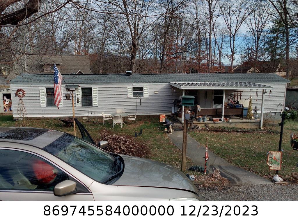 A picture of the property located at 14 GREENBRIAR LN, CANDLER NC 28715.