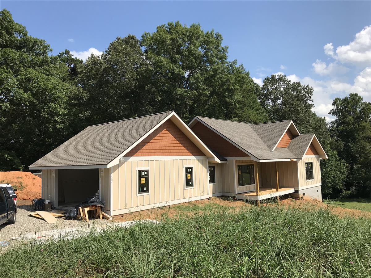 A picture of the property located at 36 BENJAMIN LN, CANDLER NC 28715.