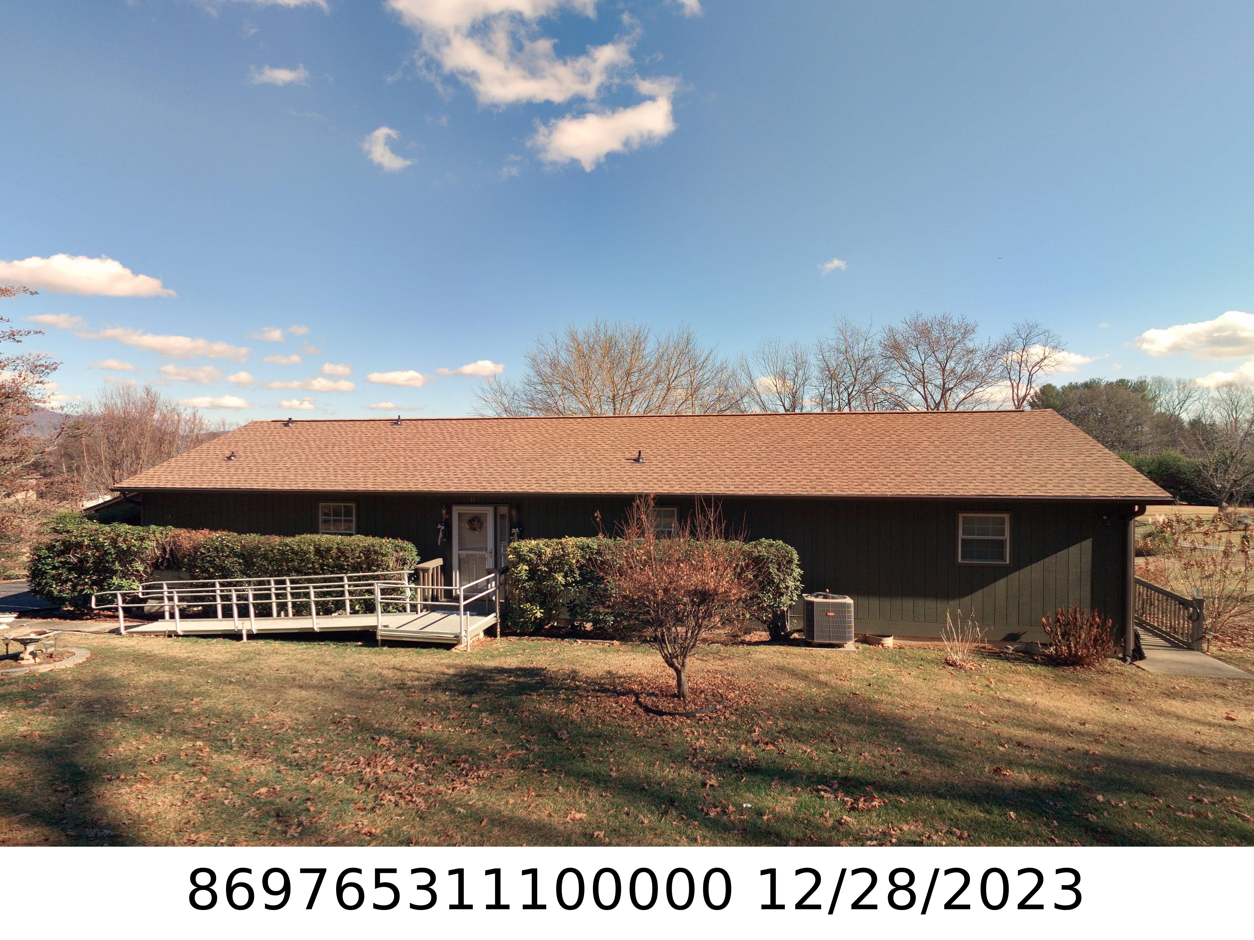 A picture of the property located at 15 BENJAMIN LN, CANDLER NC 28715.