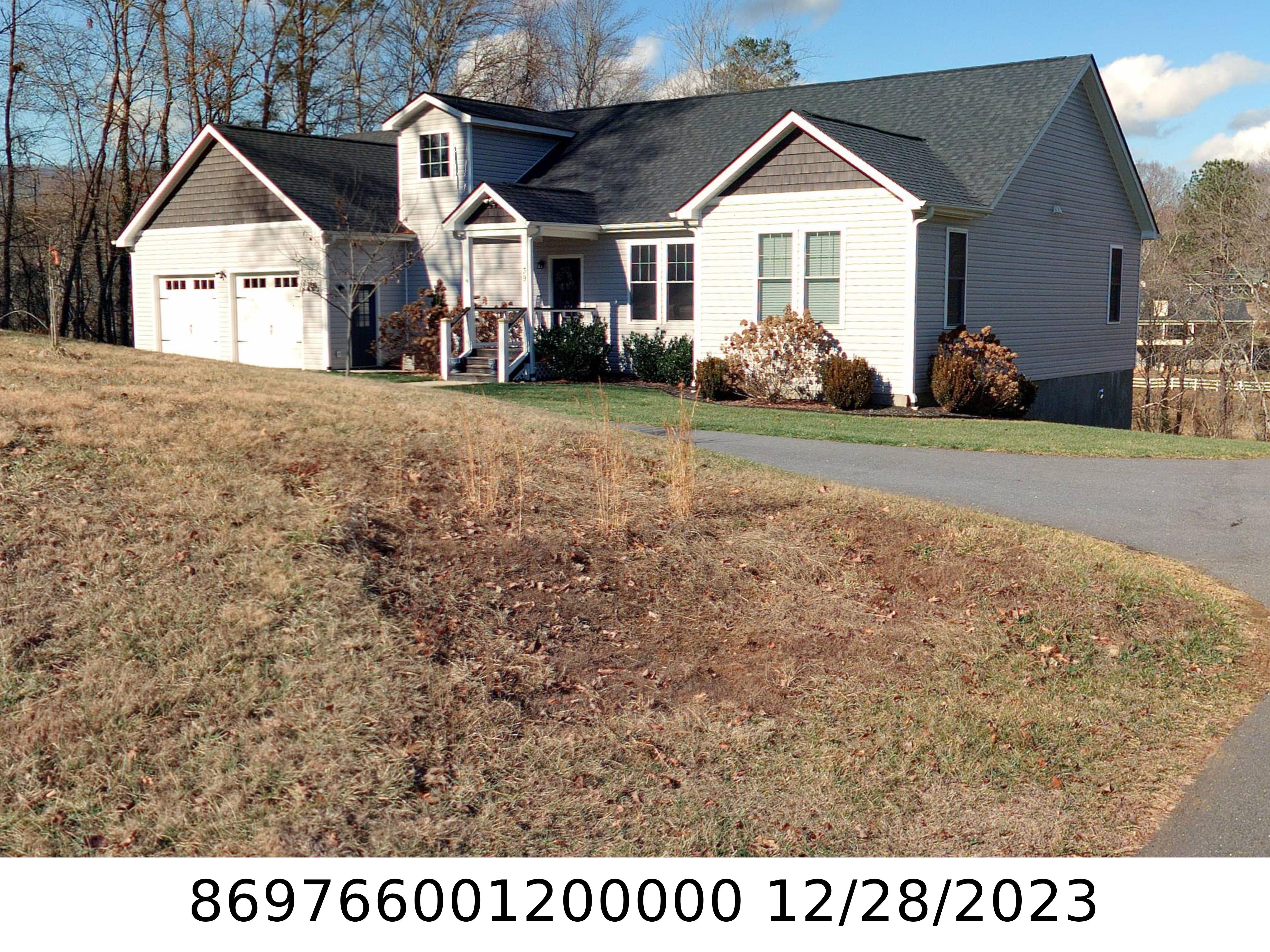 A picture of the property located at 39 WINTERBERRY LN, CANDLER NC 28715.