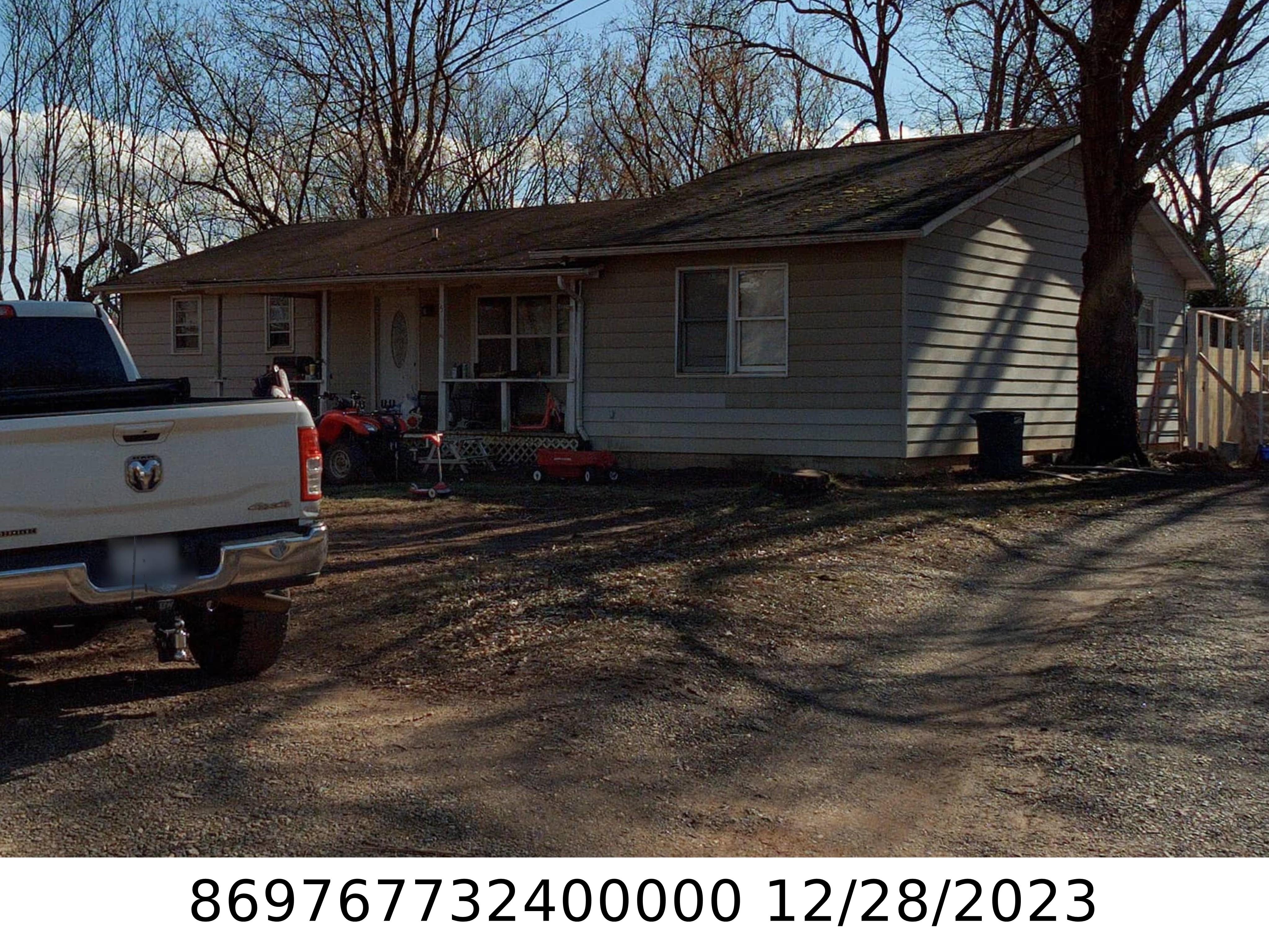 A picture of the property located at 5 SUNFLOWER DR, CANDLER NC 28715.