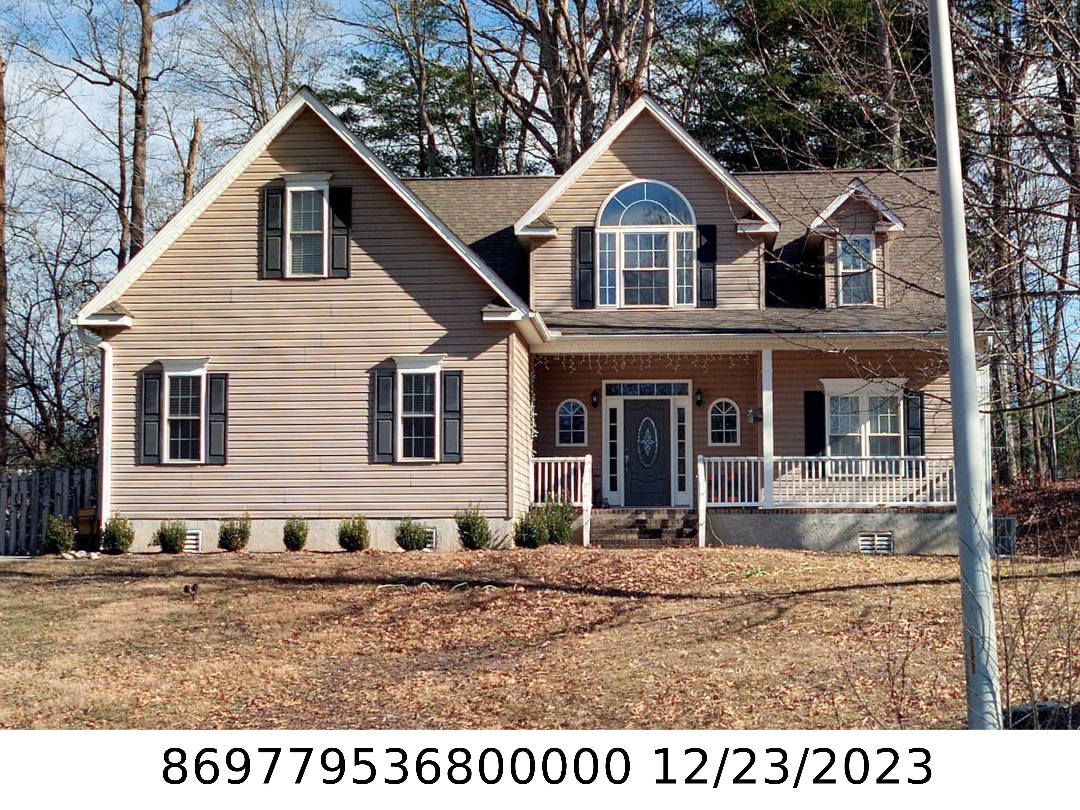 A picture of the property located at 32 LOCKES LN, CANDLER NC 28715.