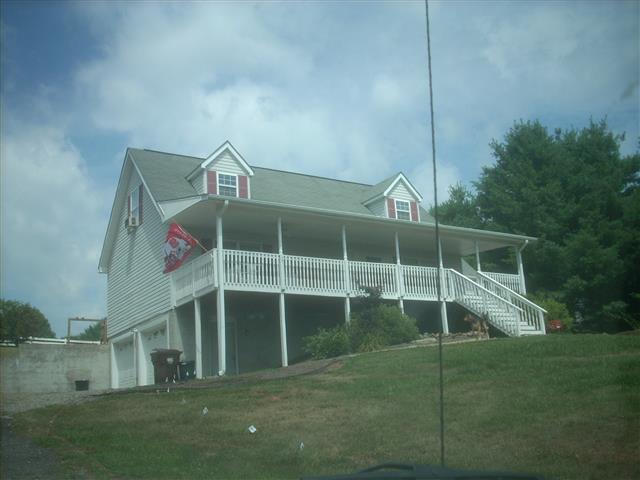 A picture of the property located at 48 MEADOWBROOK DR, CANDLER NC 28715.