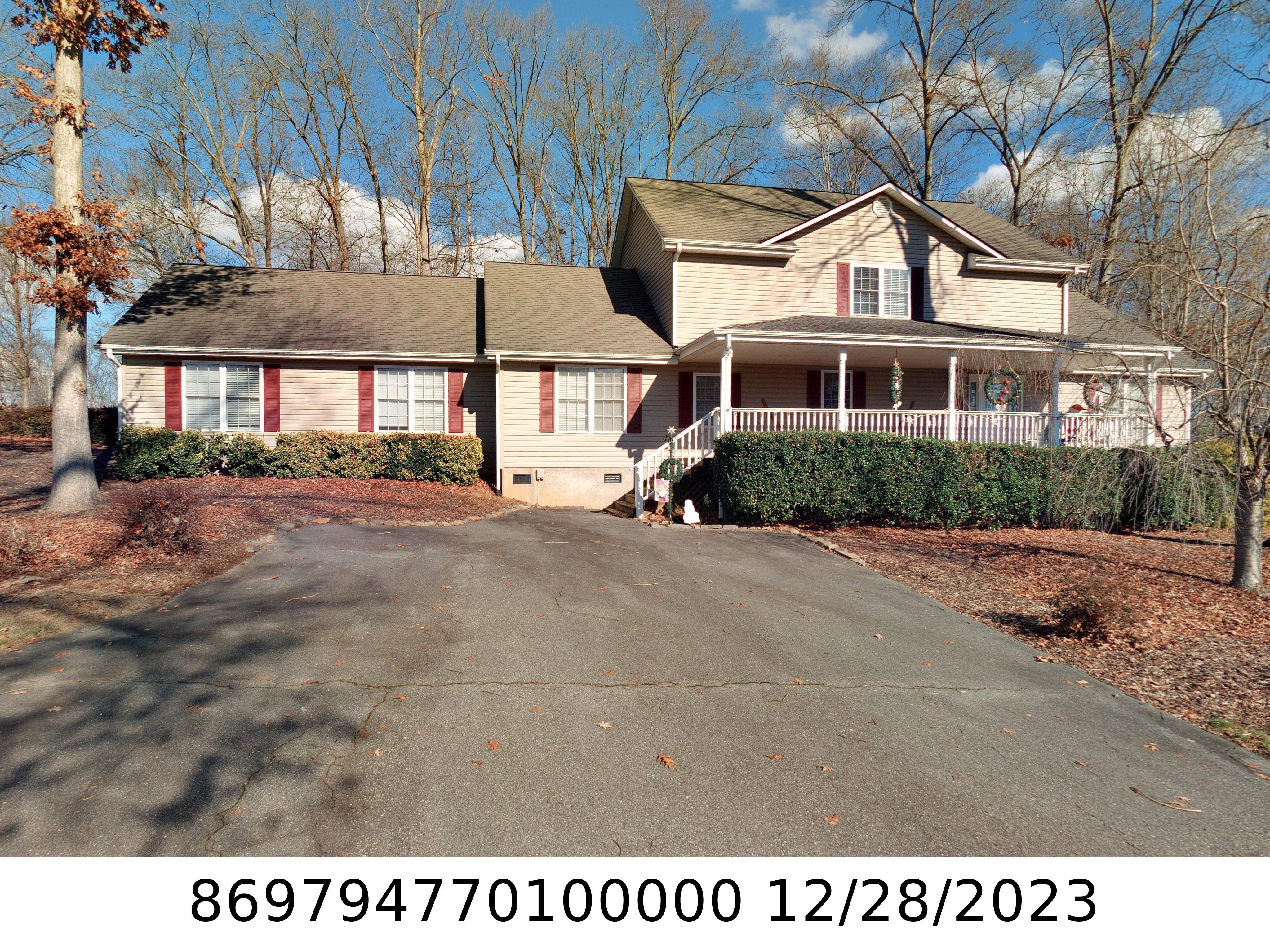 A picture of the property located at 103 YARROW LN, CANDLER NC 28715.