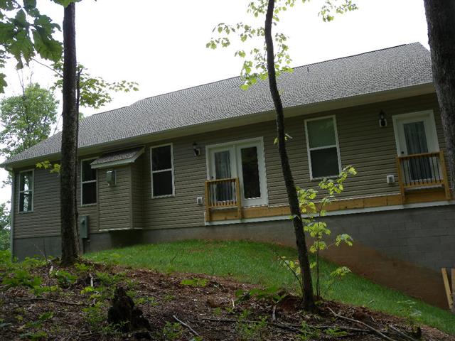 A picture of the property located at 3 GRAULICH LN, CANDLER NC 28715.