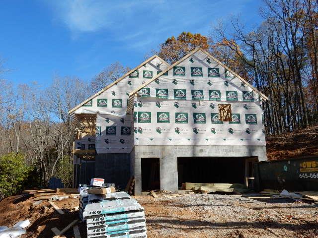 A picture of the property located at 15 GRAULICH LN, CANDLER NC 28715.