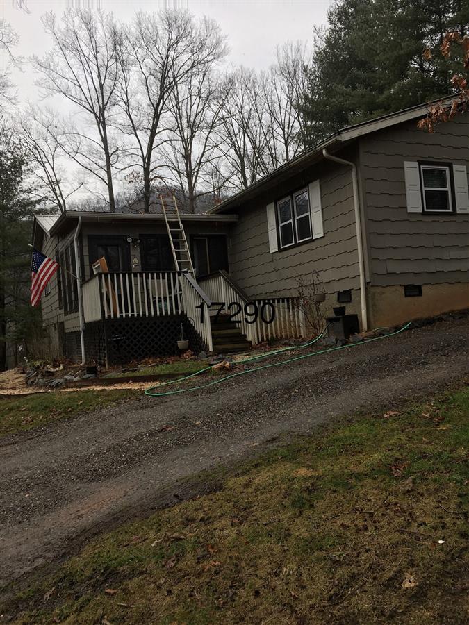 A picture of the property located at 26 MOLLY LN, CANDLER NC 28715.