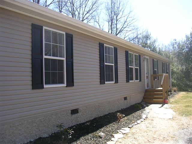 A picture of the property located at 32 MOLLY LN, CANDLER NC 28715.