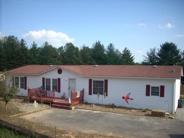 A picture of the property located at 26 HIDDEN MEADOW DR, CANDLER NC 28715.