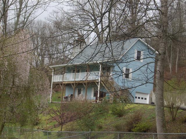 A picture of the property located at 30 MEADOW LN, CANDLER NC 28715.