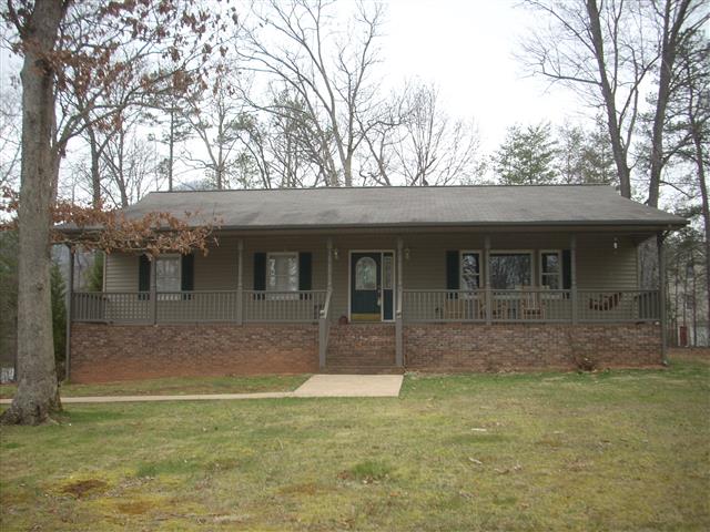 A picture of the property located at 30 AUGUST LN, CANDLER NC 28715.