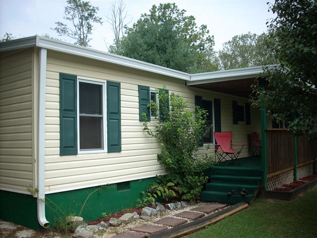 A picture of the property located at 117 PARADISE COURT LN, CANDLER NC 28715.