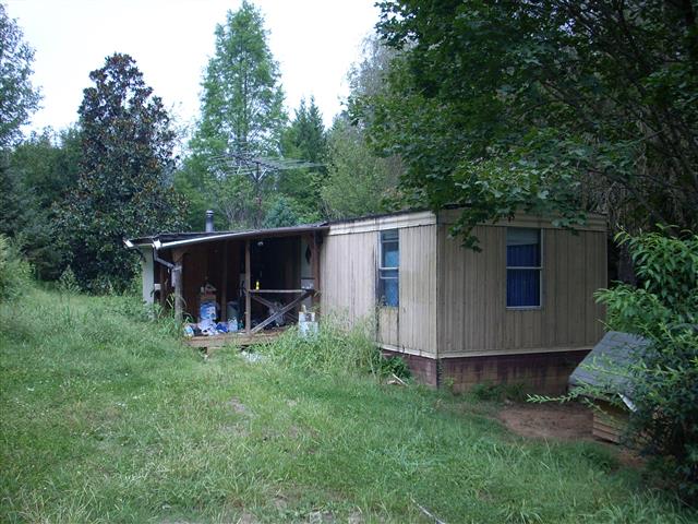 A picture of the property located at 106 PARADISE COURT LN, CANDLER NC 28715.