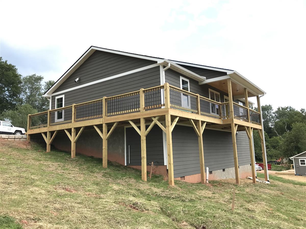 A picture of the property located at 111 DAPPLE RD, CANDLER NC 28715.