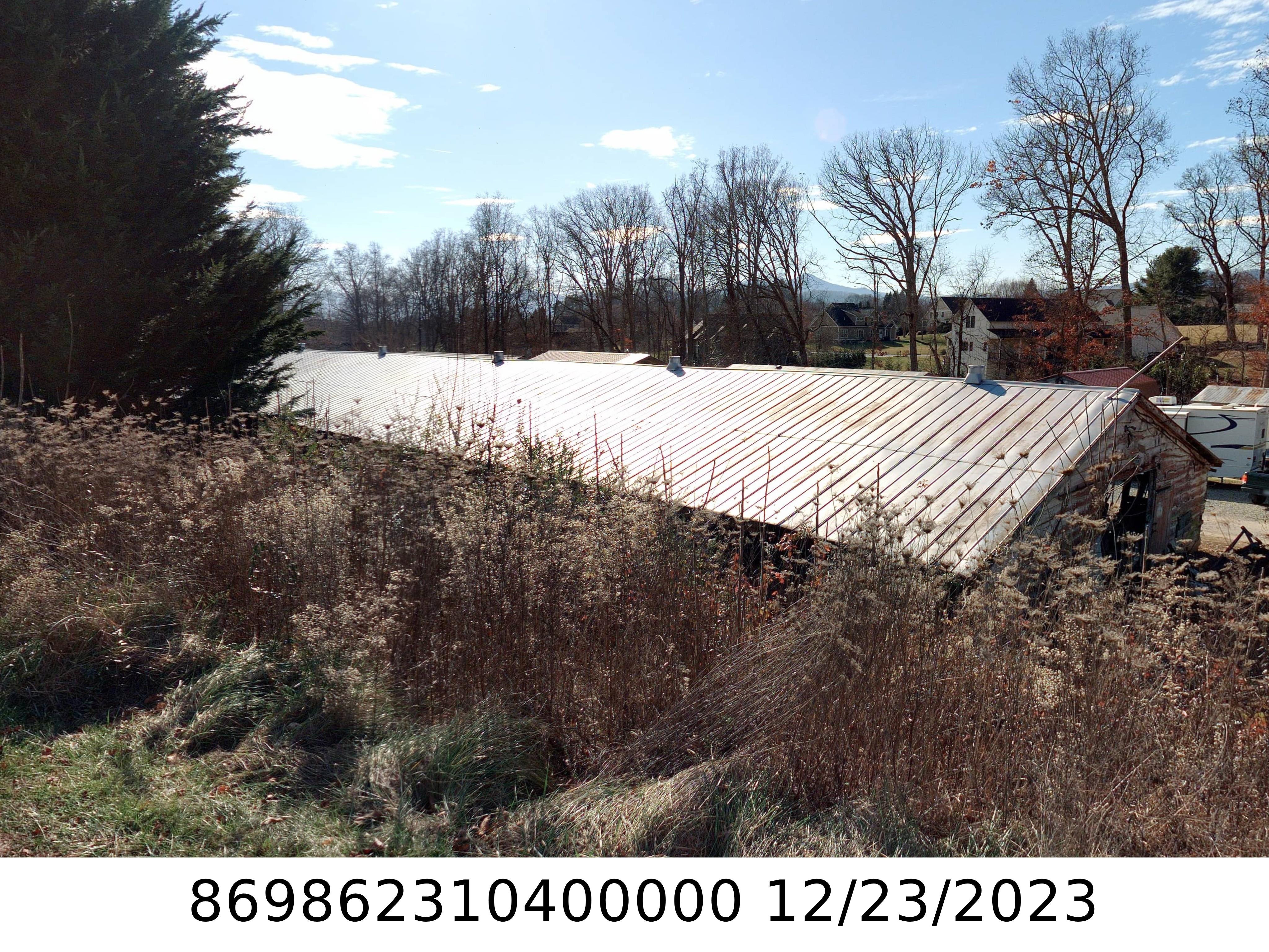 A picture of the property located at 11 OLD ROOSTER LN, CANDLER NC 28715.